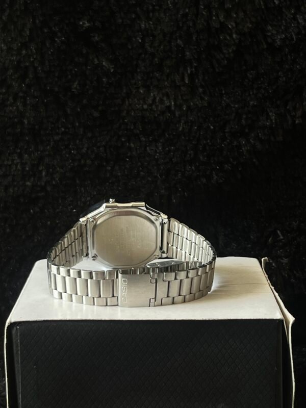 Casio vintage watch - Image 3